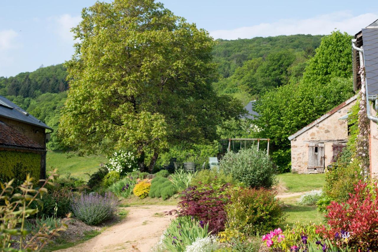 Maison de vacances Les Mésanges, à Ménessaire Exterior foto